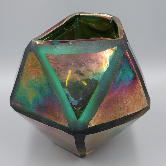 Iridescent Geometric Vase 6 - Picture 6 of 13